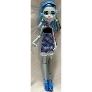 Monster High G3 Frankie Stein Buried Secrets Doll
